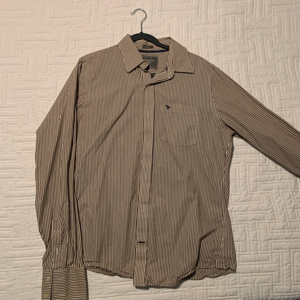 Abercrombie & Fitch button up -size L